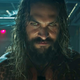 Jason Mamoa tiene una razón para estar sonriendo. Su película, Aquaman, ha ingresado más que la última de DC, Justice League.